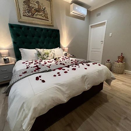 Le'Ciara Luxury Guest House Йоханнесбург Экстерьер фото