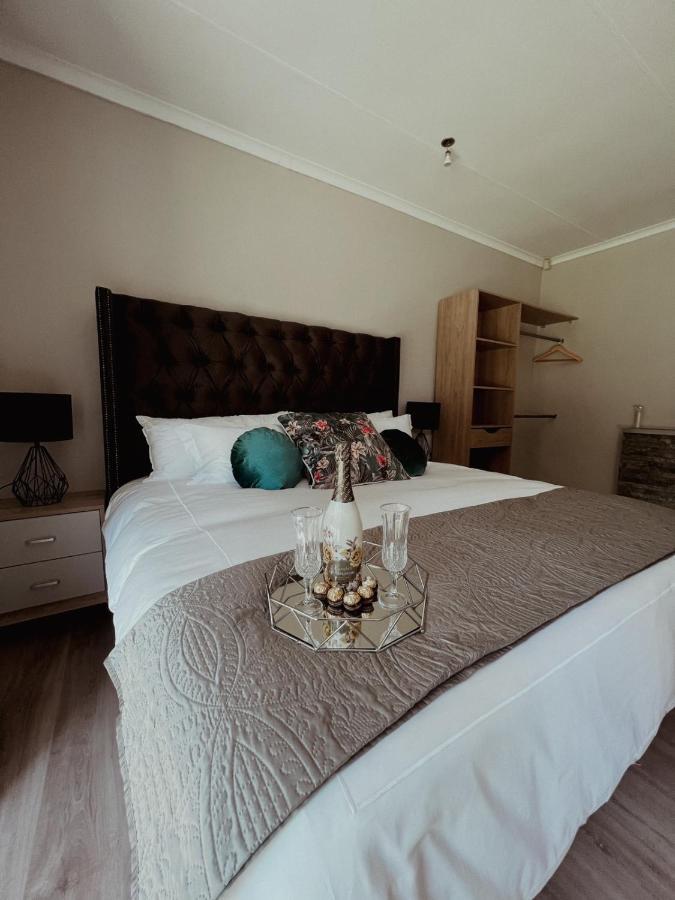 Le'Ciara Luxury Guest House Йоханнесбург Экстерьер фото