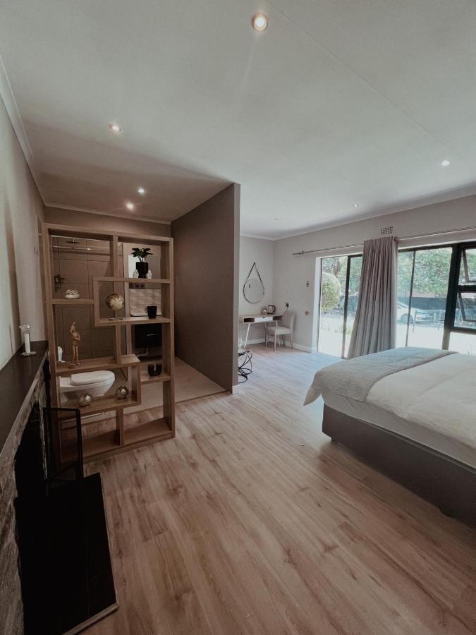 Le'Ciara Luxury Guest House Йоханнесбург Экстерьер фото